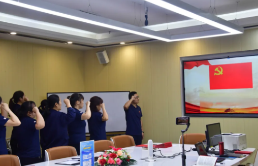 憶初心，守黨紀(jì)，趕考路上勇毅行